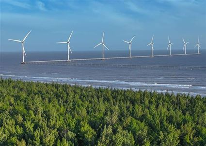 Phú Xuân Thi Công Dự Án Trụ Quạt Gió Trên Biển Tại Duyên Hải